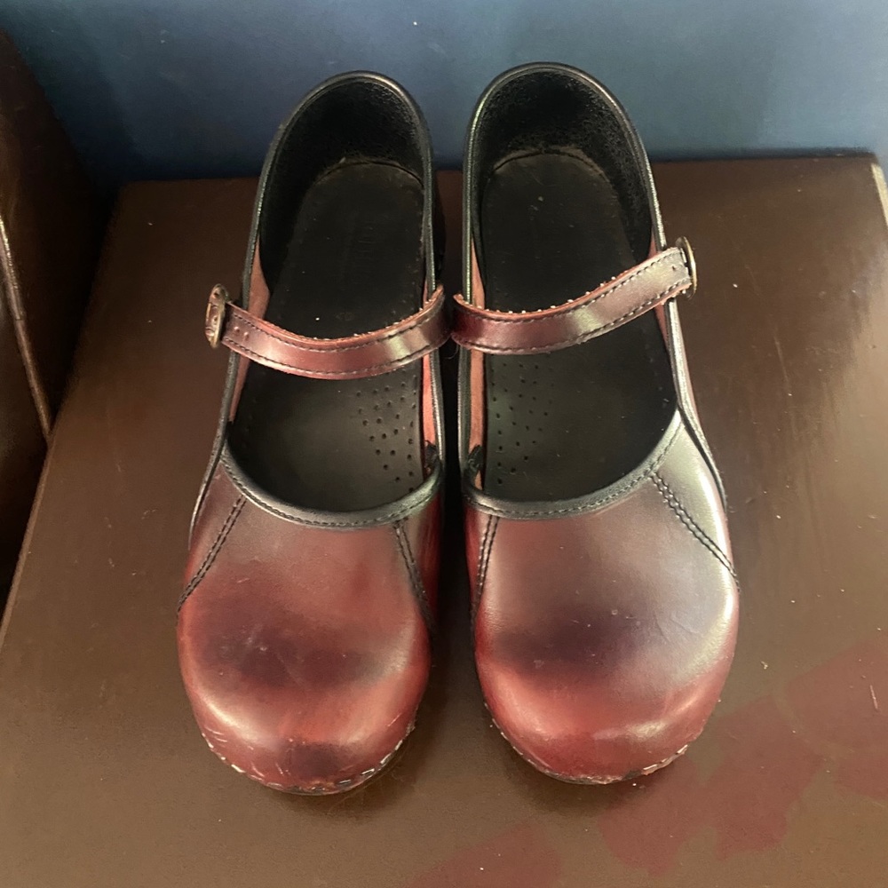 Salitas Mary Jane clogs